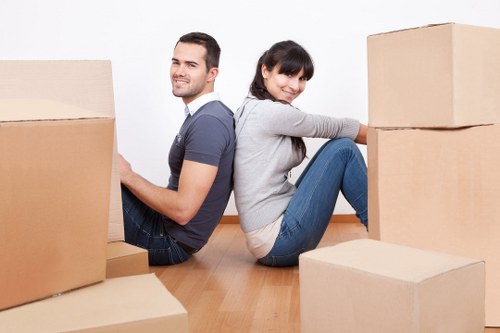 Transporting furniture and boxes with a Hithergreen man and van